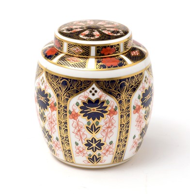 Lot 399 - A Royal Crown Derby Imari ginger jar and cover