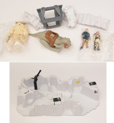 Lot 1118 - Star Wars Empire Strikes Back Hoth base and figures.