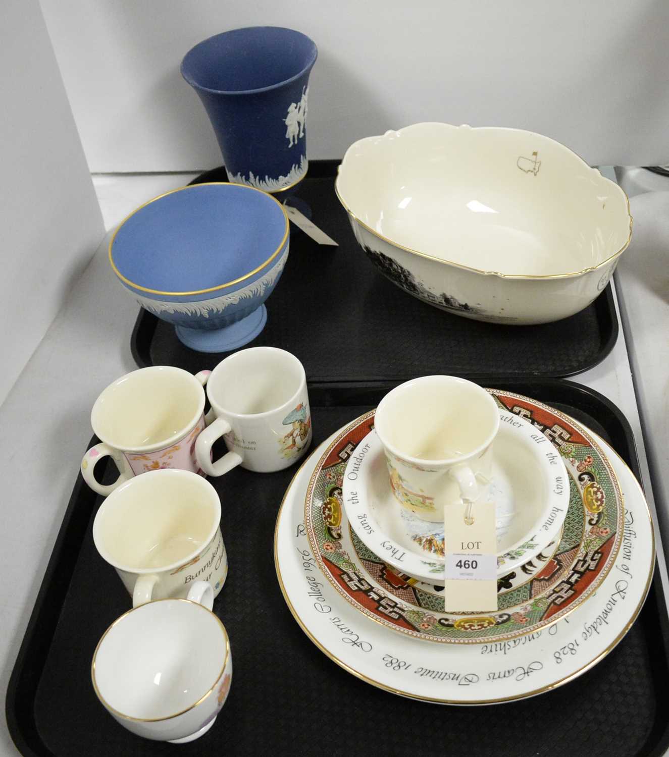 Lot 460 - A selection of decorative ceramics