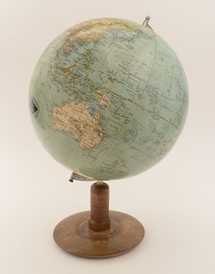 Lot 801 - A, early 20th Century terrestrial globe