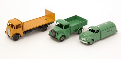 Lot 1090 - Dinky Toys diecast vehicles