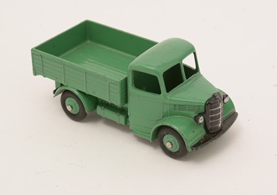 Lot 1090 - Dinky Toys diecast vehicles