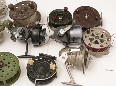 Lot 596 - Fishing reels and other related items, various.