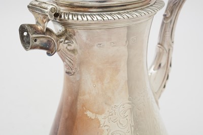 Lot 571 - A George III silver coffee pot, by Francis Crump