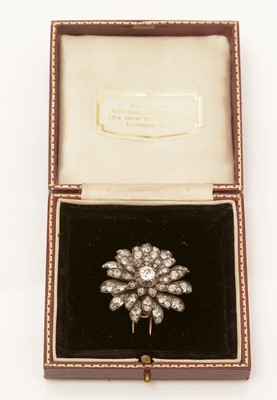 Lot 403 - A Victorian diamond flowerhead brooch
