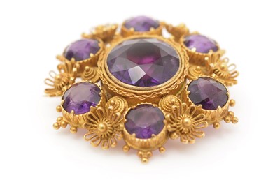 Lot 408 - A 19th Century amethyst and yellow metal brooch