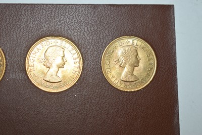 Lot 1039 - Queen Elizabeth II gold sovereign collection