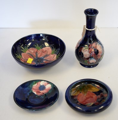 Lot 355 - A selection of Moorcroft ceramics