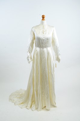 Lot 1216 - 1930s cream satin beaded wedding gown