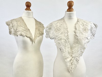 Lot 1285 - Antique lace collars