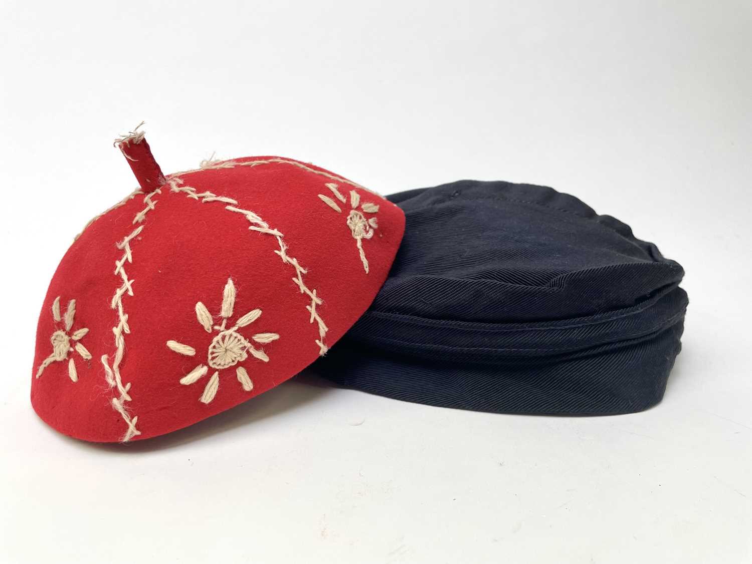 Lot 1240 - 1950s fashion hats