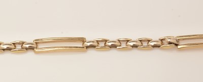 Lot 152 - An 18ct yellow gold bracelet