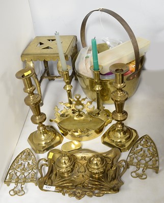 Lot 277 - A selection of brassware.