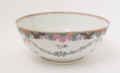 Lot 632 - A punch bowl