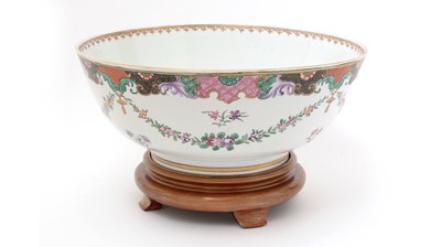 Lot 718 - A punch bowl