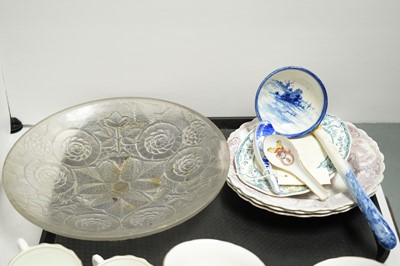 Lot 328 - A selection of ceramic tea ware and other items