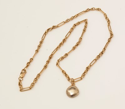 Lot 146 - A 9ct yellow gold twist and oval link chain necklace
