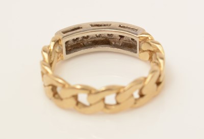 Lot 145 - An 18ct gold and diamond ring