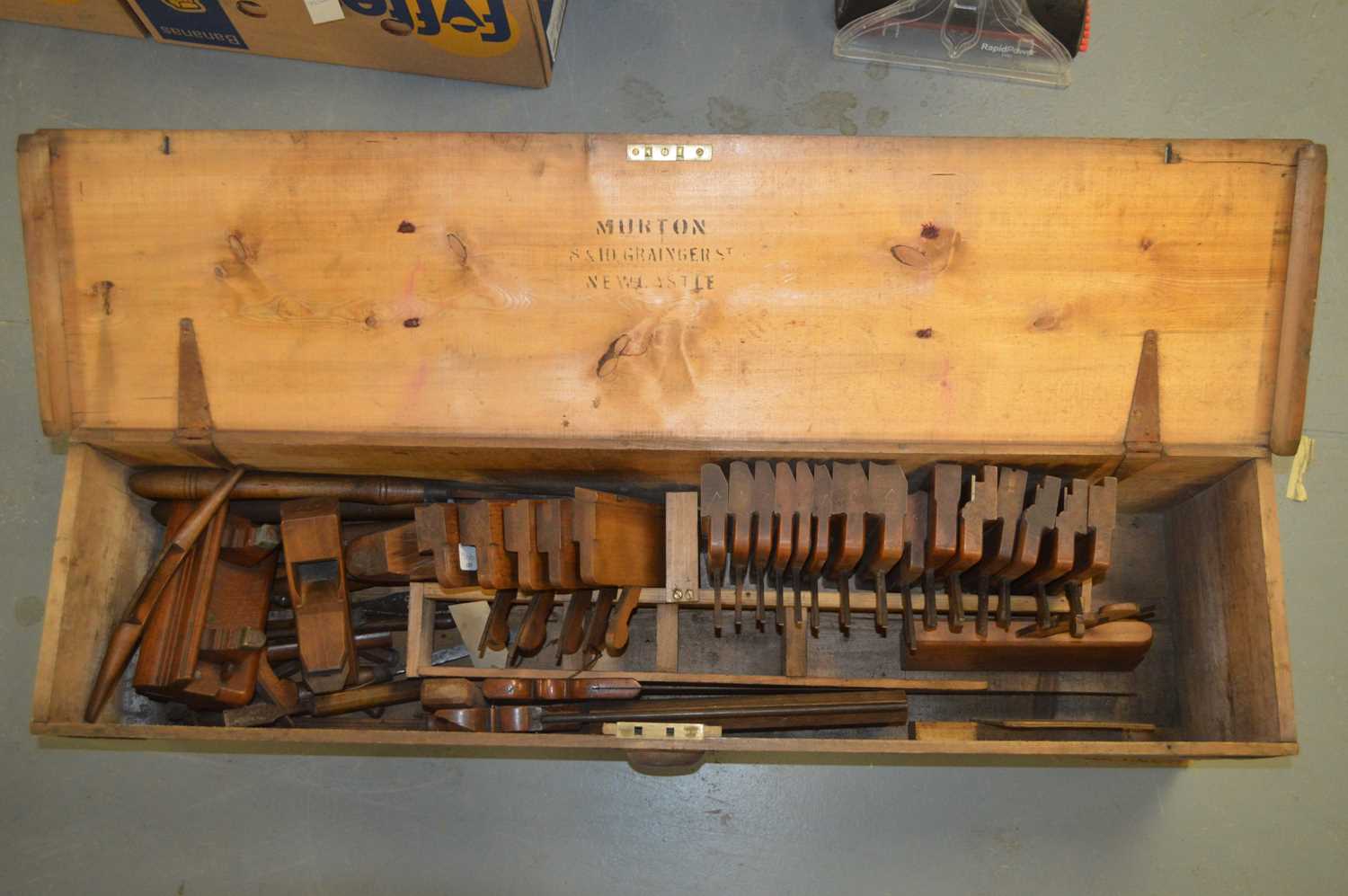 Lot 553 - A collection of vintage woodworking tools.