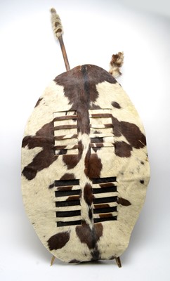 Lot 493 - Zulu interest - an 'Ihawu' hide shield