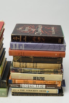 Lot 125 - Modern Fiction and Biography.