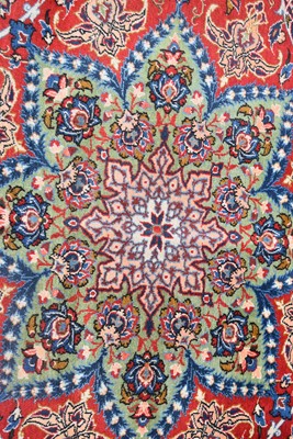 Lot 91 - An Isfahan carpet