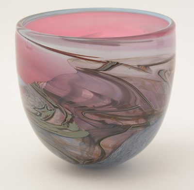 Lot 446 - Anthony Stern swirls glass vase