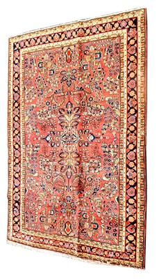 Lot 692 - A Sarough rug