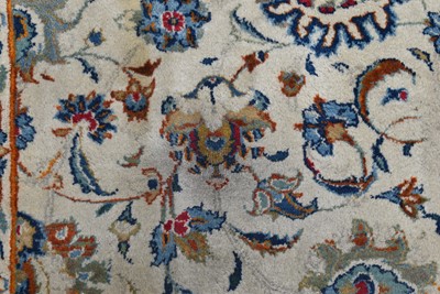 Lot 700 - A Kashan carpet