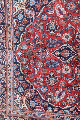 Lot 703 - A Kashan rug
