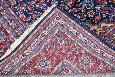 Lot 709 - A Sarough carpet