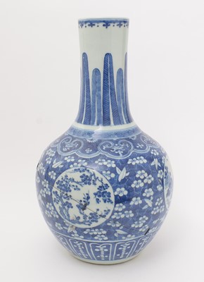 Lot 724 - Chinese blue and white bottle vase.