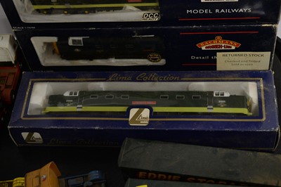 Lot 273 - A selection of model railway and diecast model items.