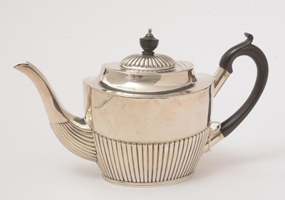 Lot 99 - A Victorian silver teapot, by Mappin & Webb