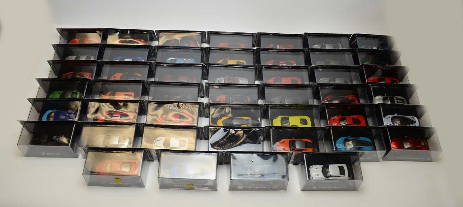 Lot 235 - A collection of die cast model vehicles.