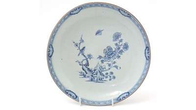 Lot 638 - 18th Century Chinese blue and white saucer dish