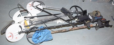 Lot 566 - A selection of metal detectors and other probes.