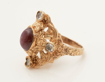 Lot 373 - A star ruby and diamond ring