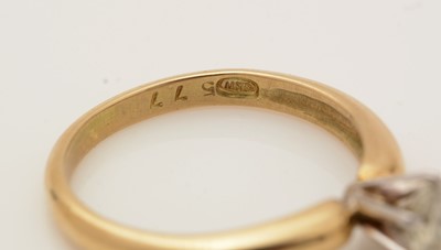 Lot 387 - A single stone diamond ring