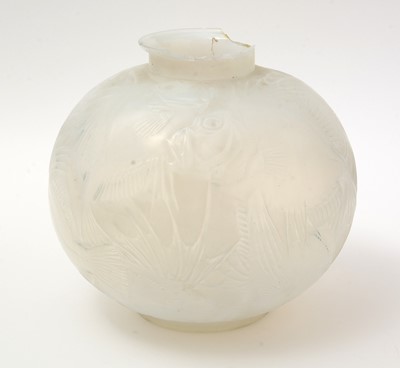 Lot 763 - Lalique Poissons vase