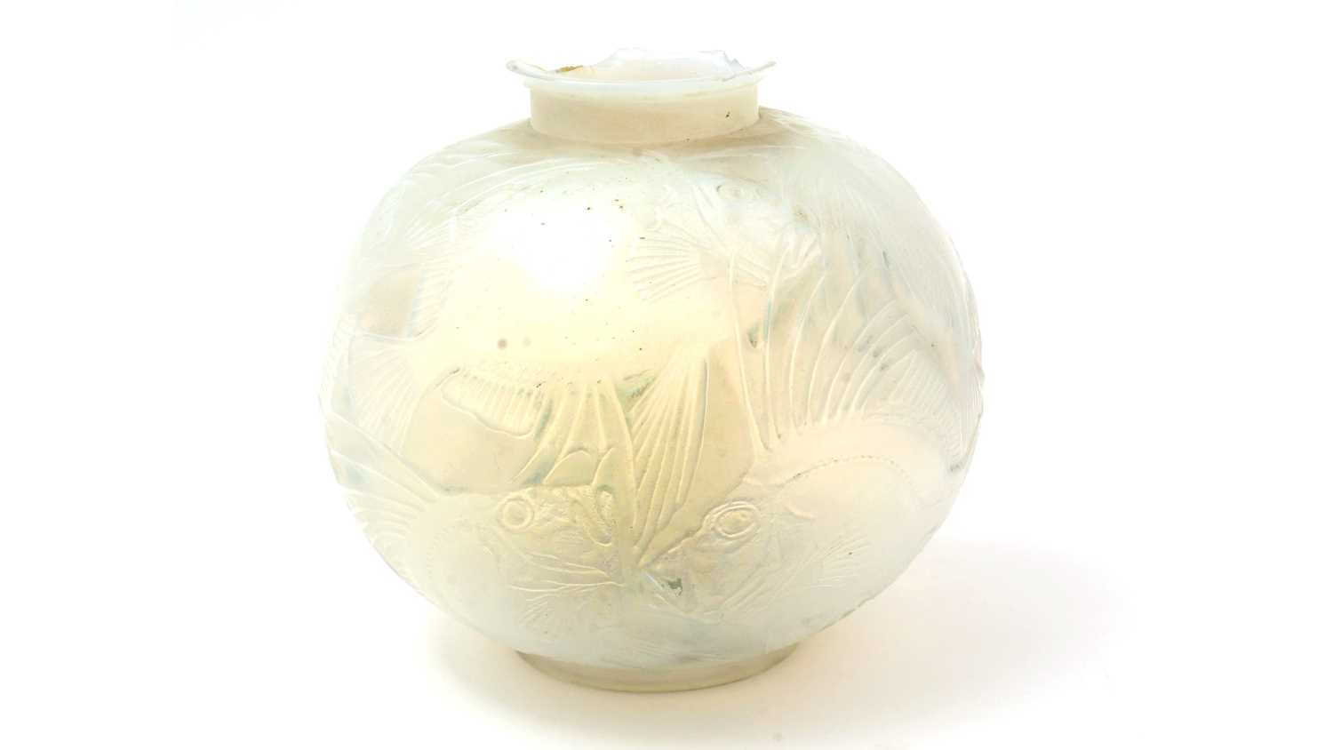 Lot 763 - Lalique Poissons vase