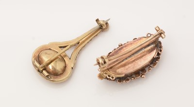 Lot 139 - Two brooches, various.