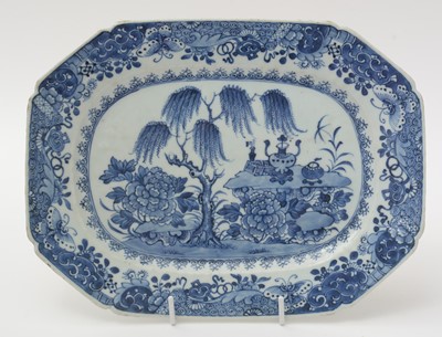 Lot 648 - Chinese export meat plate, soup plate and a spoon