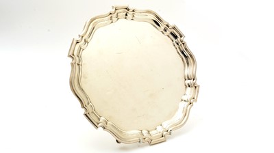 Lot 559 - A George V silver salver, by Mappin & Webb