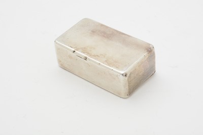 Lot 627 - A George III silver snuff box, by George Pearson