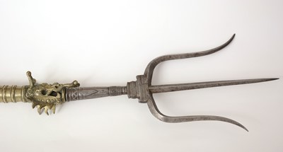 Lot 727 - A 19th Century Chinese trident polearm