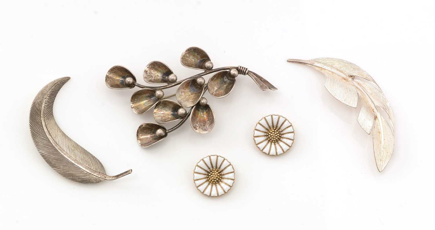 Lot 166 - A selection of Norwegian and Danish jewellery.