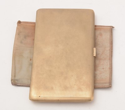 Lot 136 - A 9ct yellow gold cigarette case, by Addie Brothers