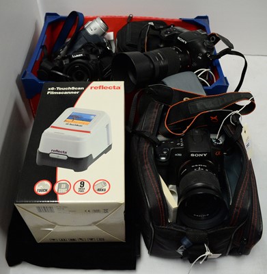Lot 382 - Selection of cameras and camera accessories.