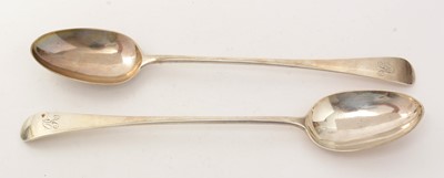 Lot 236 - A pair of silver gravy spoons, by Wakely & Wheeler